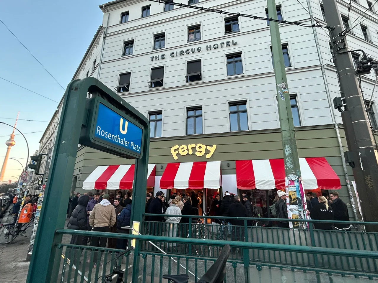 Fergy am U-Bahnhof Rosenthaler Platz · Foto: Google Maps
