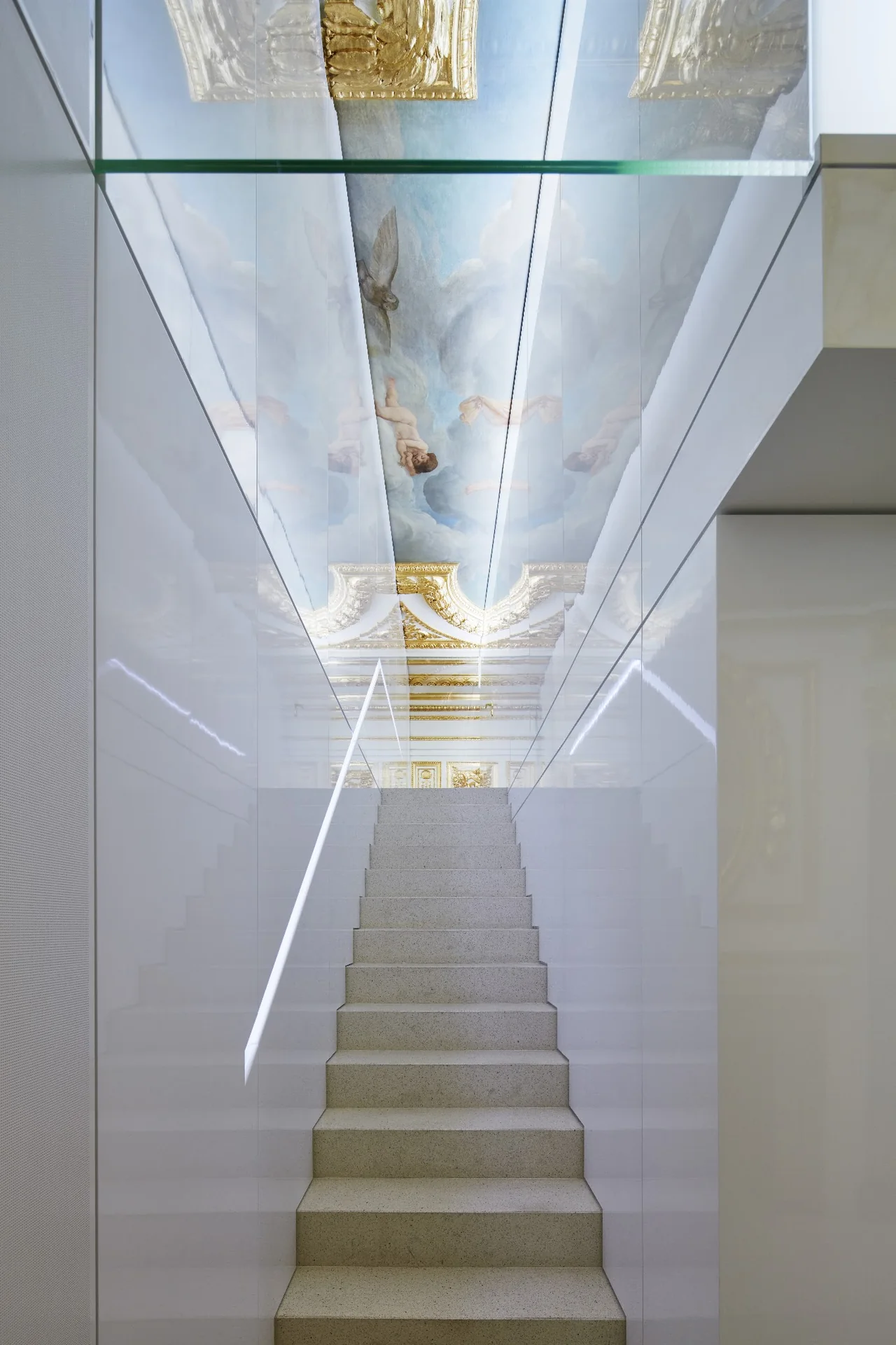 Zahnärzte im Kaisersaal · Treppe · Foto: Google Maps